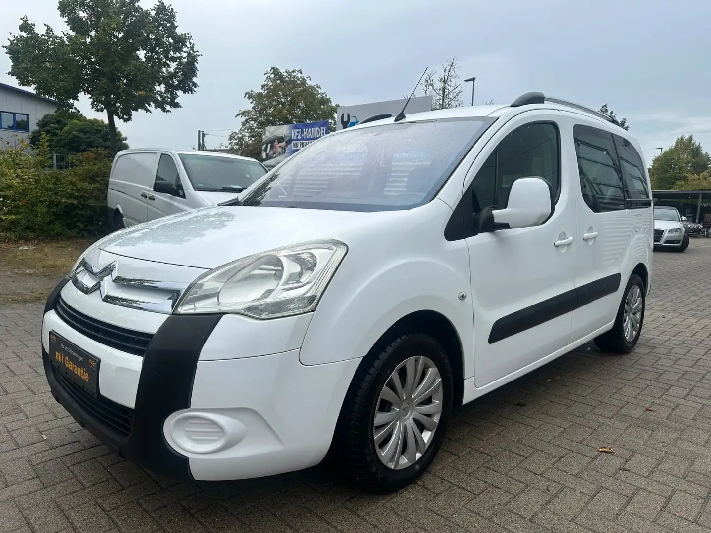 Citroen Berlingo Multispace Navigation/Bluetooth/Sitzhei Weiß - 1