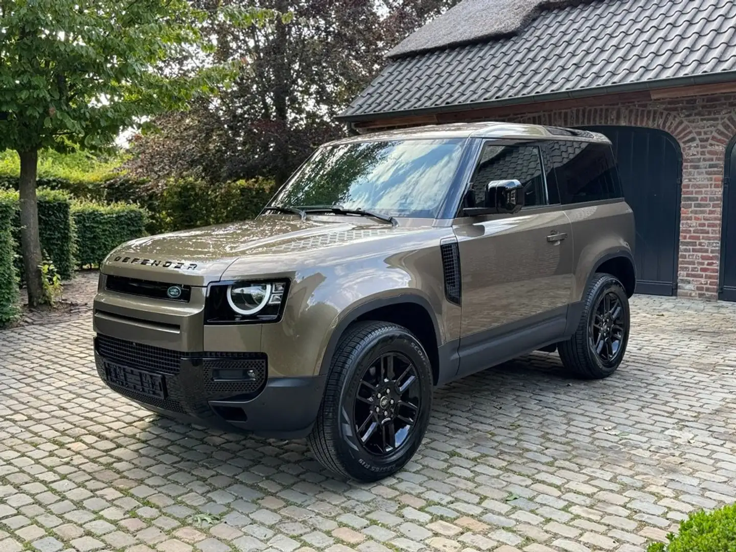 Land Rover Defender 90 3.0 D200 S LICHTE VRACHT € 55.370 + BTW Bruin - 1