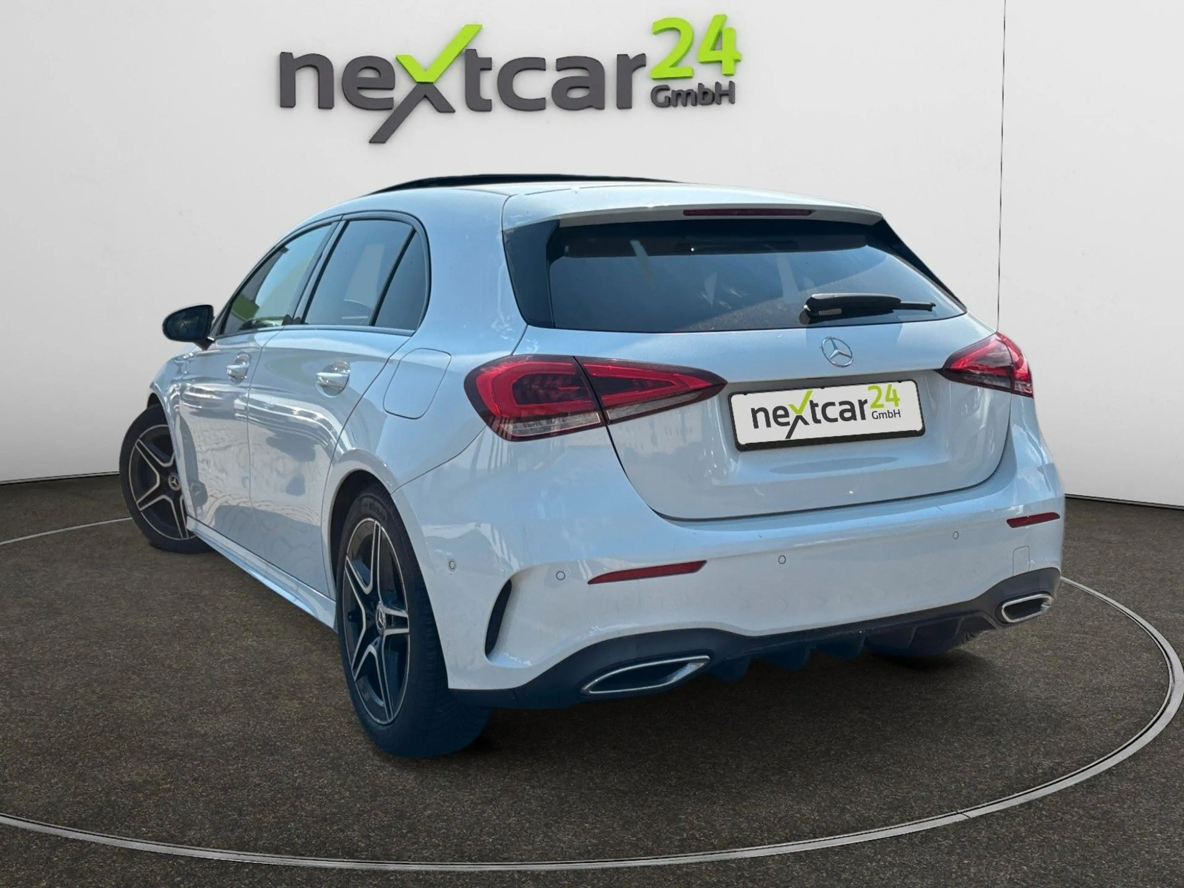 Mercedes-Benz A 250 AMG NIGHT-PAKET|PANO|AMBIENTE|NAVI 18"Z — photo 3