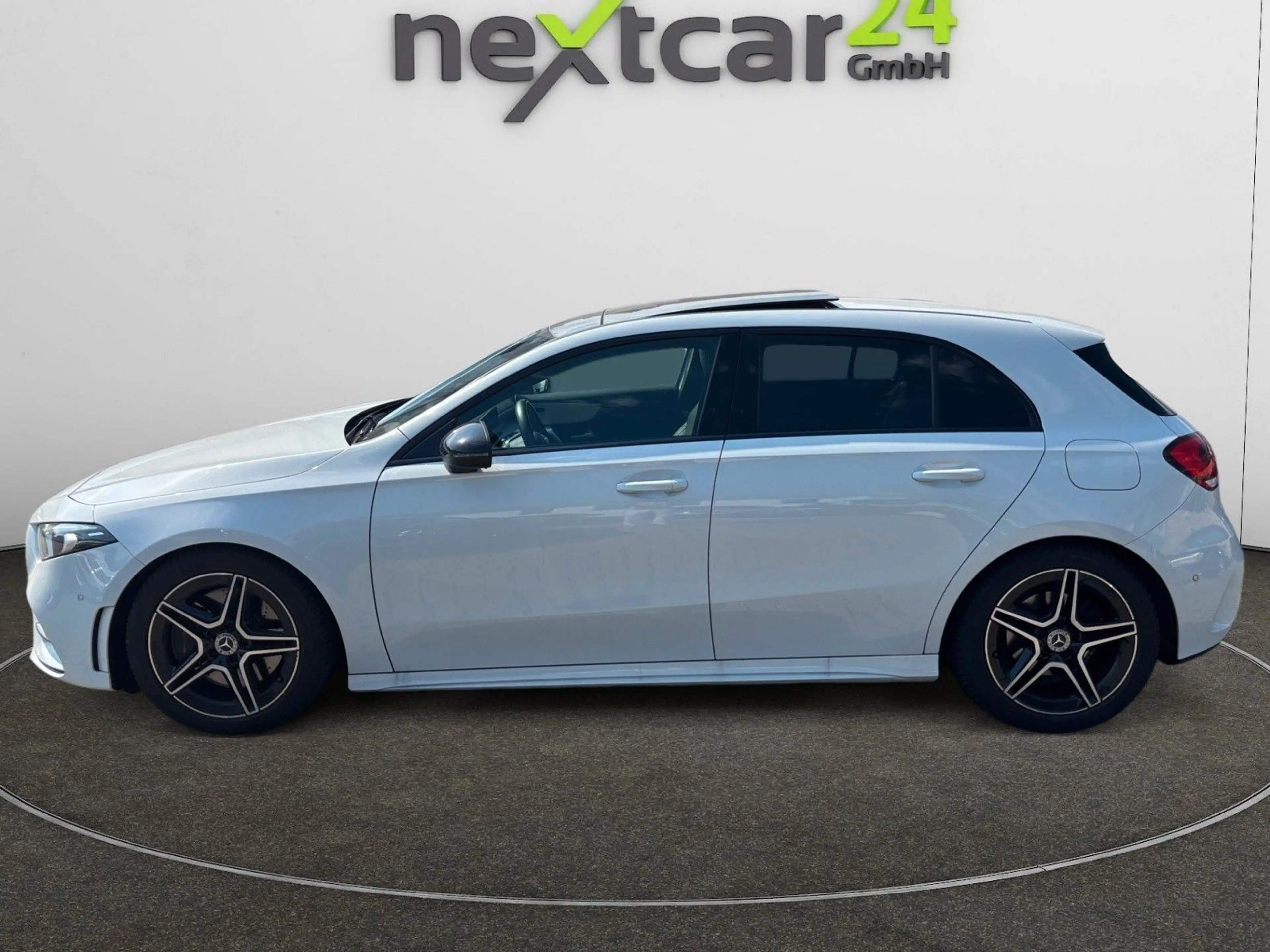 Mercedes-Benz A 250 AMG NIGHT-PAKET|PANO|AMBIENTE|NAVI 18"Z — photo 2