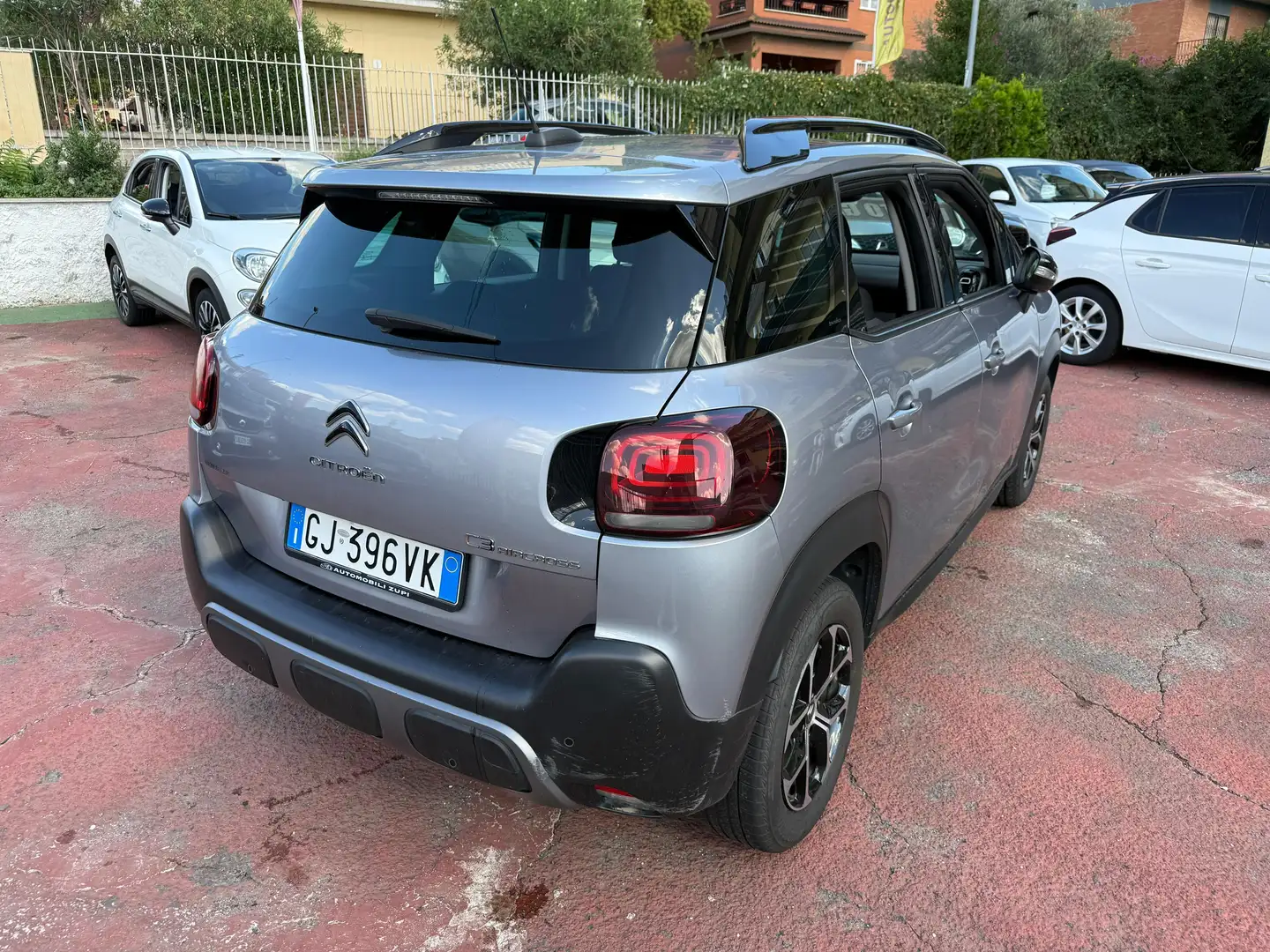 Citroen C3 Aircross 1.2 Allestim. SHINE *CARPLAY* Grau - 1