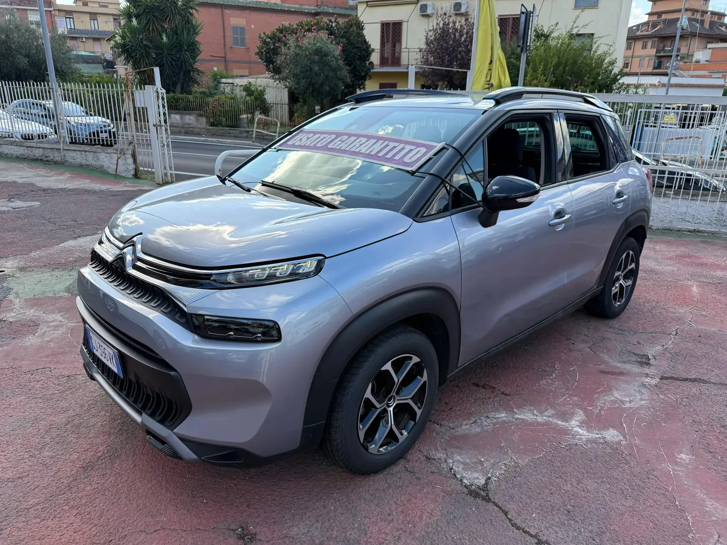 Citroen C3 Aircross 1.2 Allestim. SHINE *CARPLAY* Grau - 2