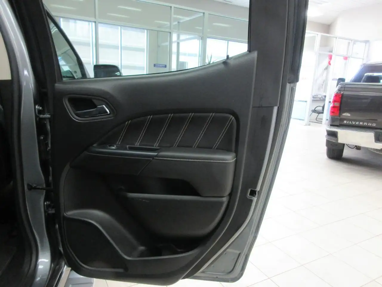 GMC Canyon снимка GMC Canyon