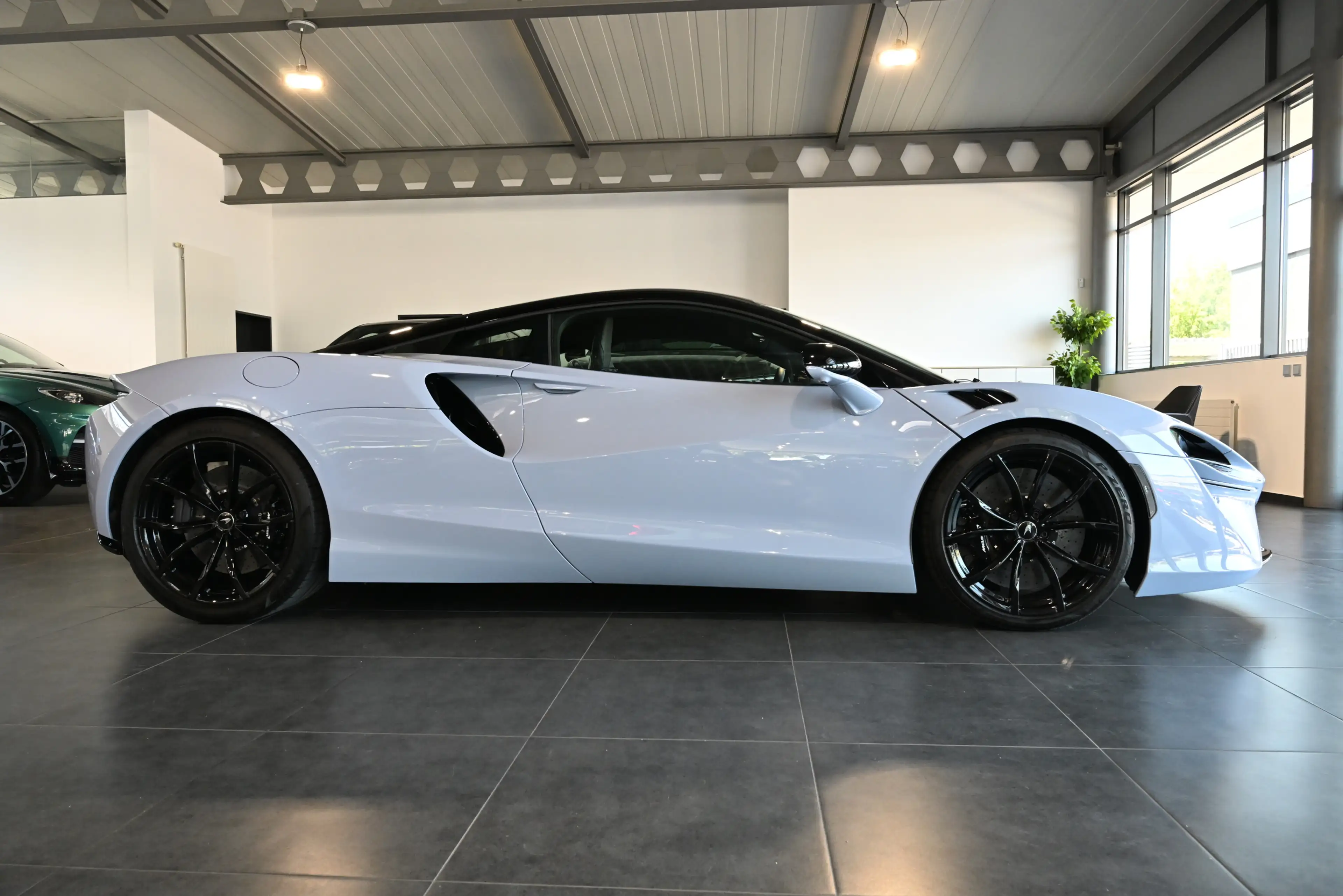 McLaren Artura MSO Ceramic Grey Tech Lux Technology Pack — photo 11