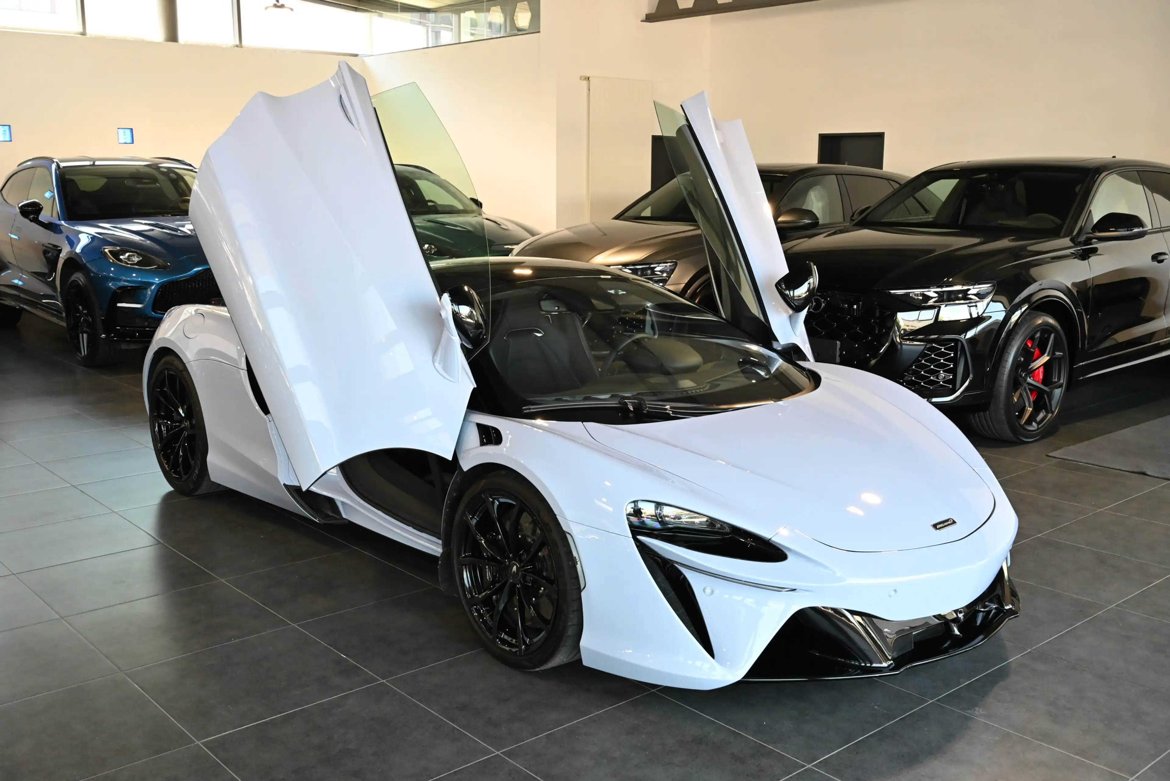 McLaren Artura MSO Ceramic Grey Tech Lux Technology Pack — photo 4