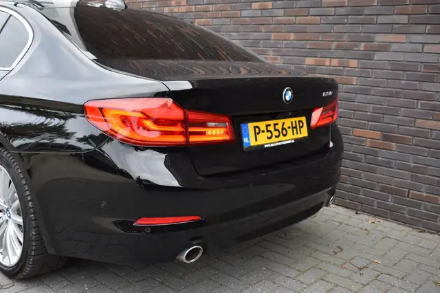BMW 5 Series view 15