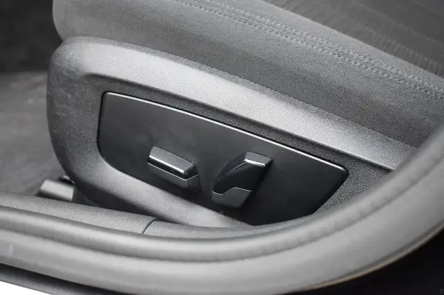 BMW 5 Series view 21