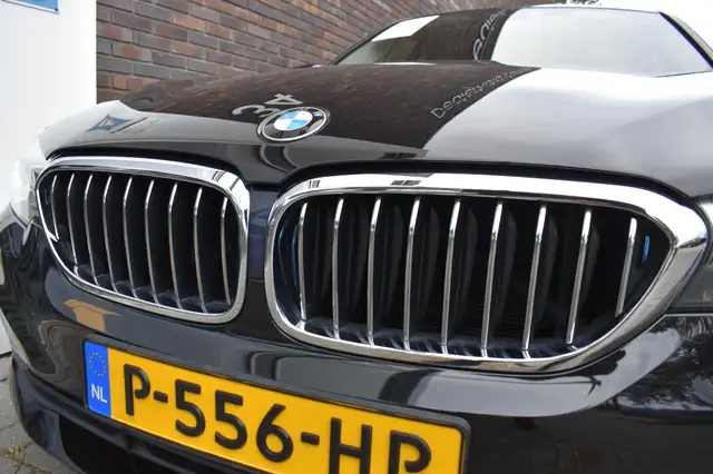 BMW 5 Series view 12