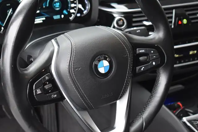 BMW 5 Series view 20