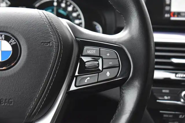 BMW 5 Series view 30