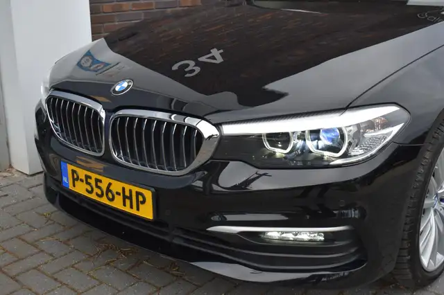 BMW 5 Series view 11