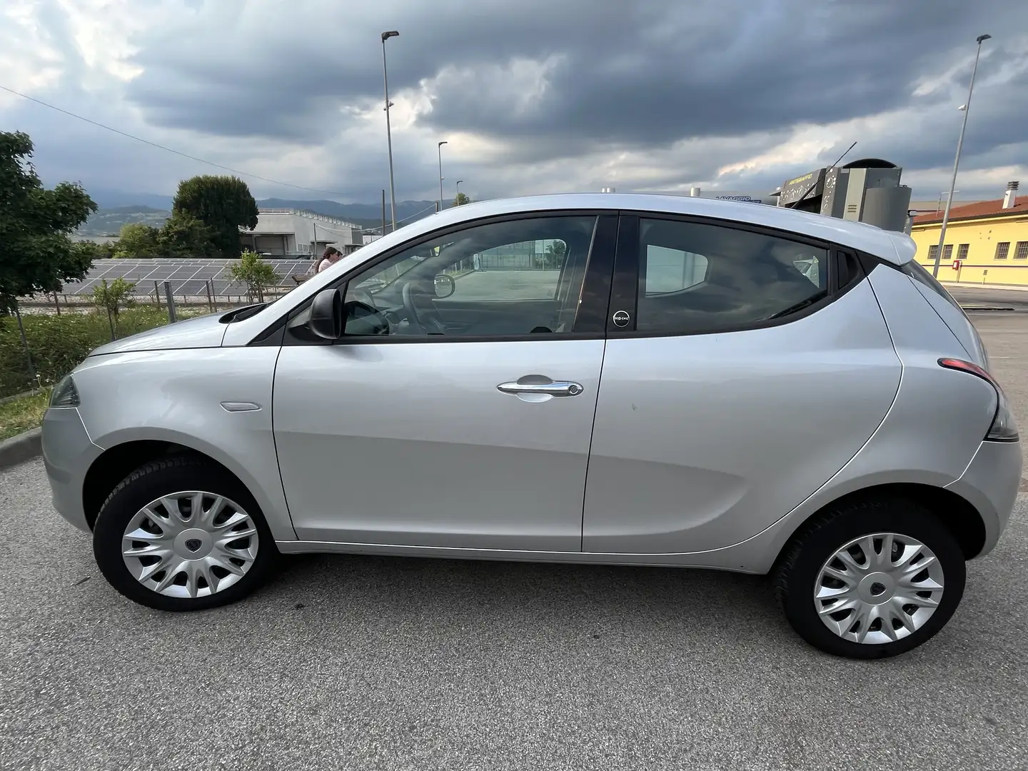 Lancia Ypsilon 0.9 t.air Silver ecochic metano 80cv - 2
