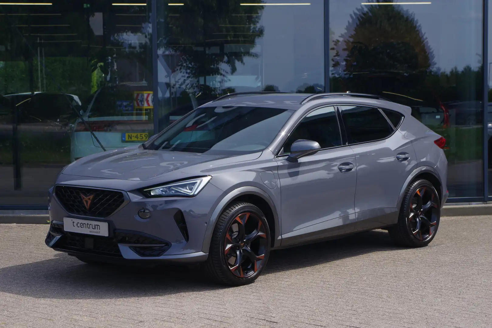 CUPRA Formentor 1.4 e-Hybrid VZ 245 PK Copper Edition PHEV, Winter Grijs - 1