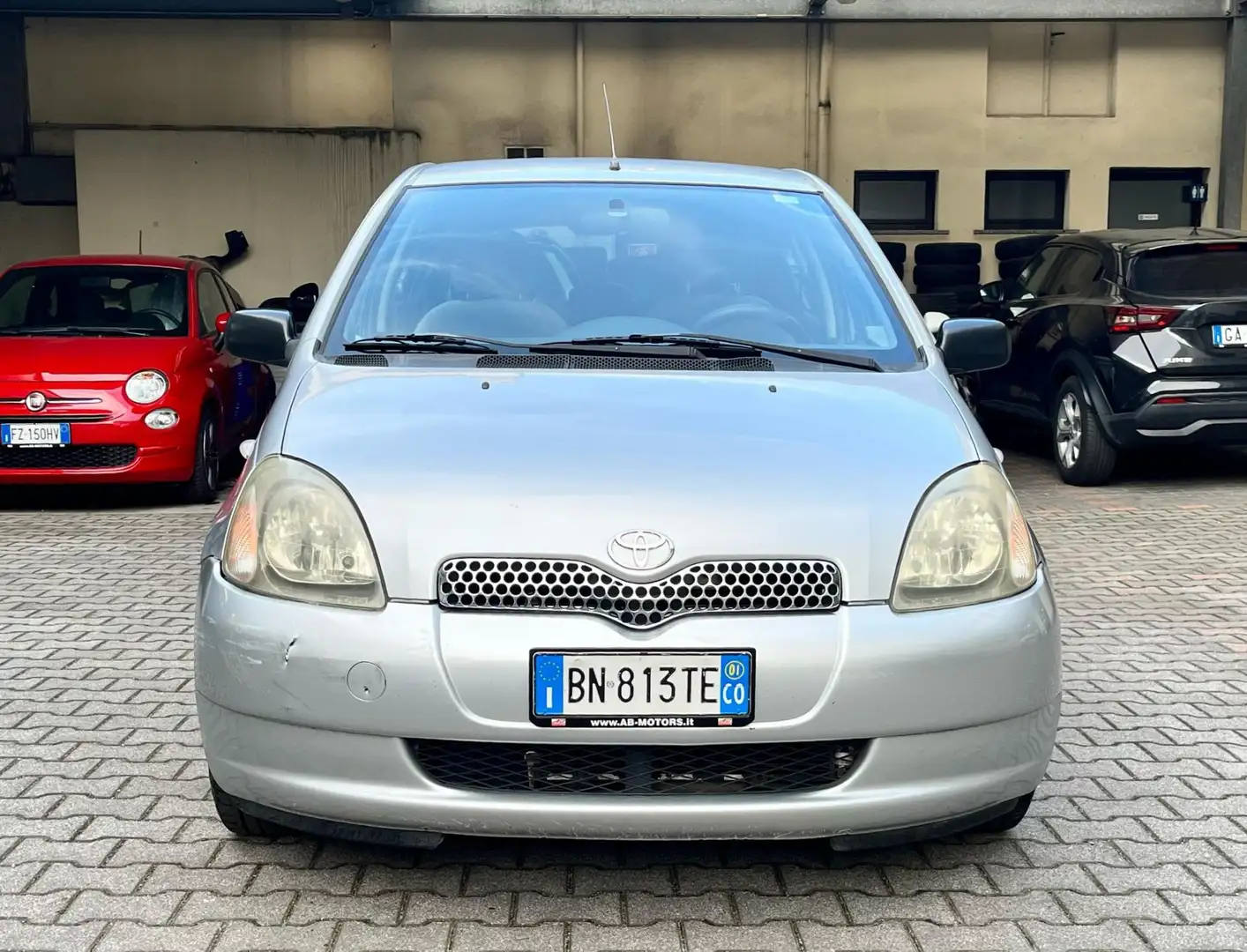 Toyota Yaris 1.0i 16V cat 5 porte Sol Grigio - 2