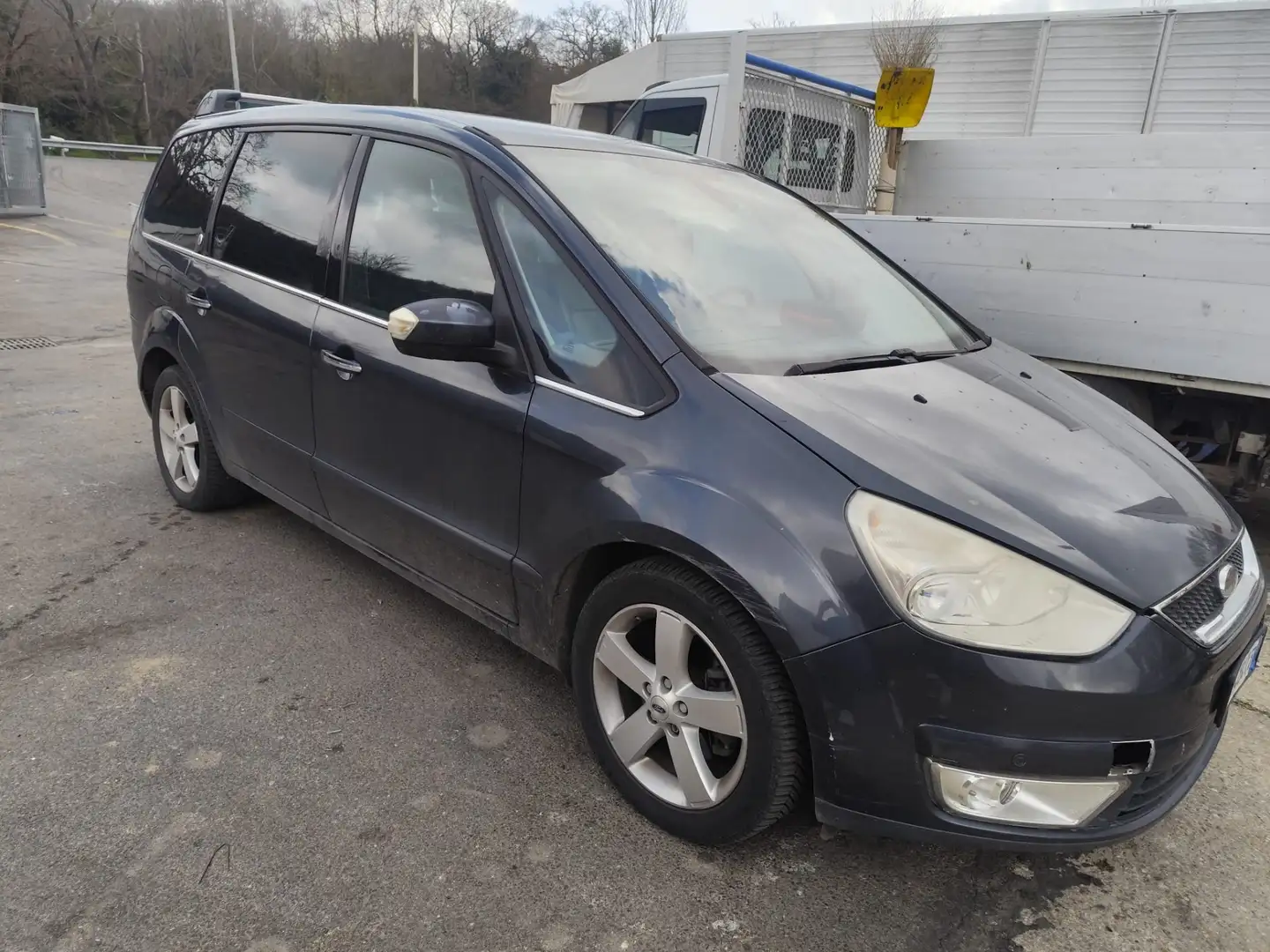 Ford Galaxy 2.0 tdci Ghia dpf - 1
