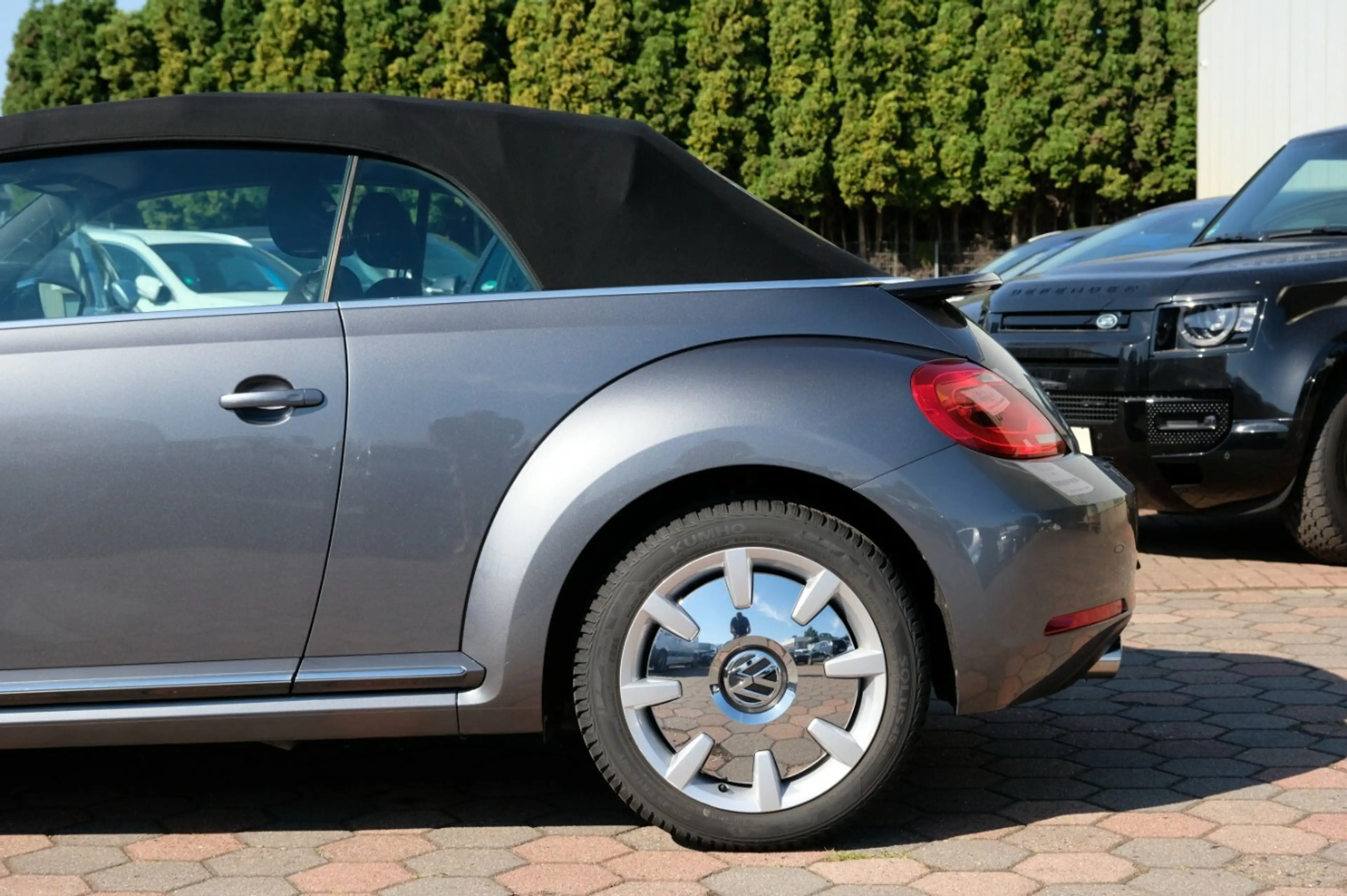 Volkswagen Beetle 1.4 TSi Cabrio 2xPDC Fender Sound — photo 8