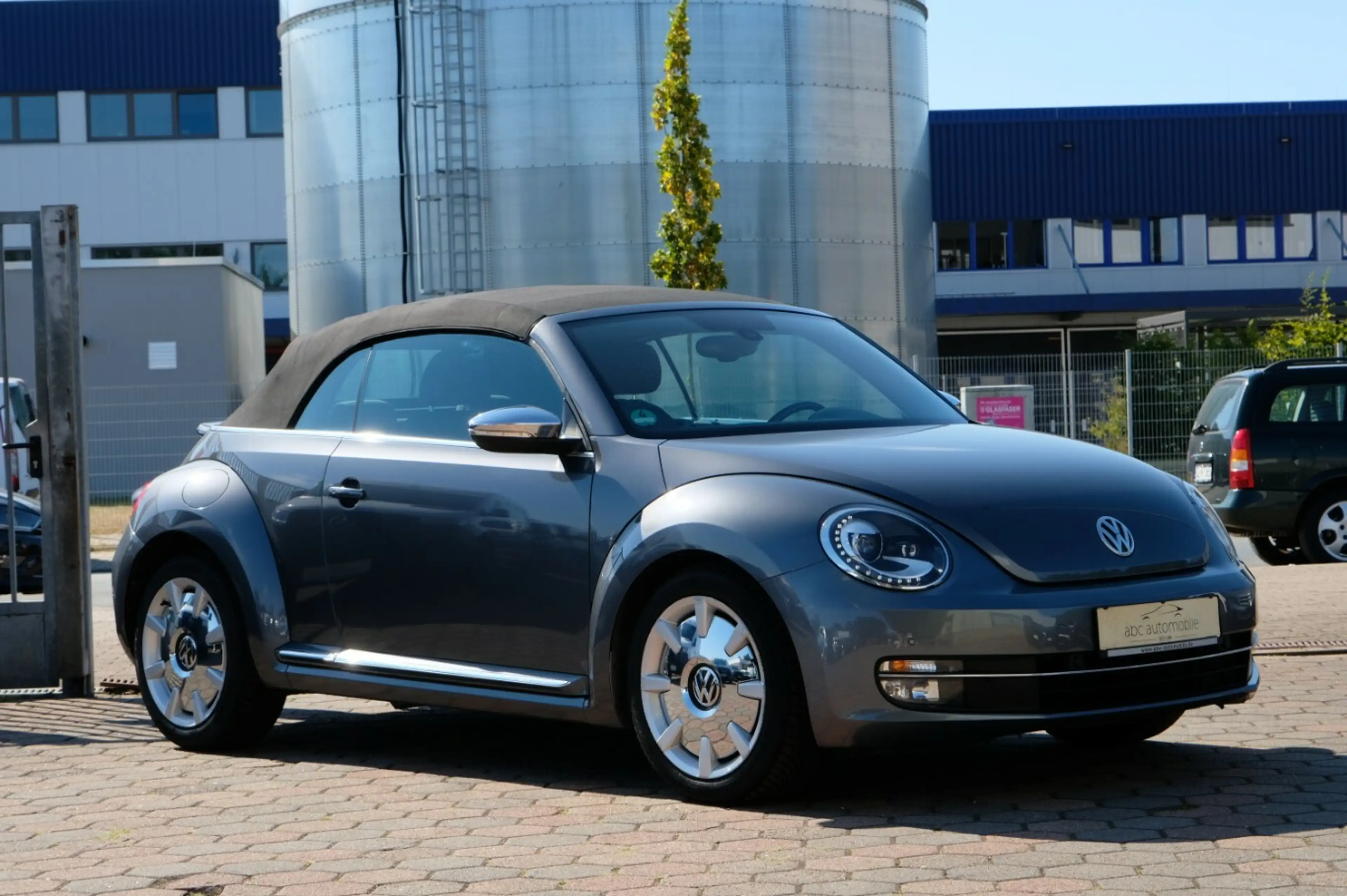 Volkswagen Beetle 1.4 TSi Cabrio 2xPDC Fender Sound — photo 4