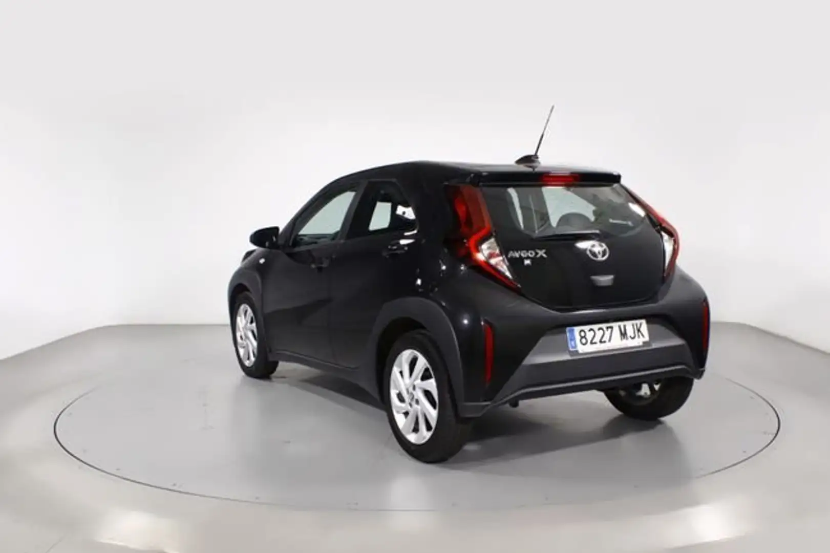 Toyota Aygo X 1.0 VVT-I PLAY 5P Negro - 2