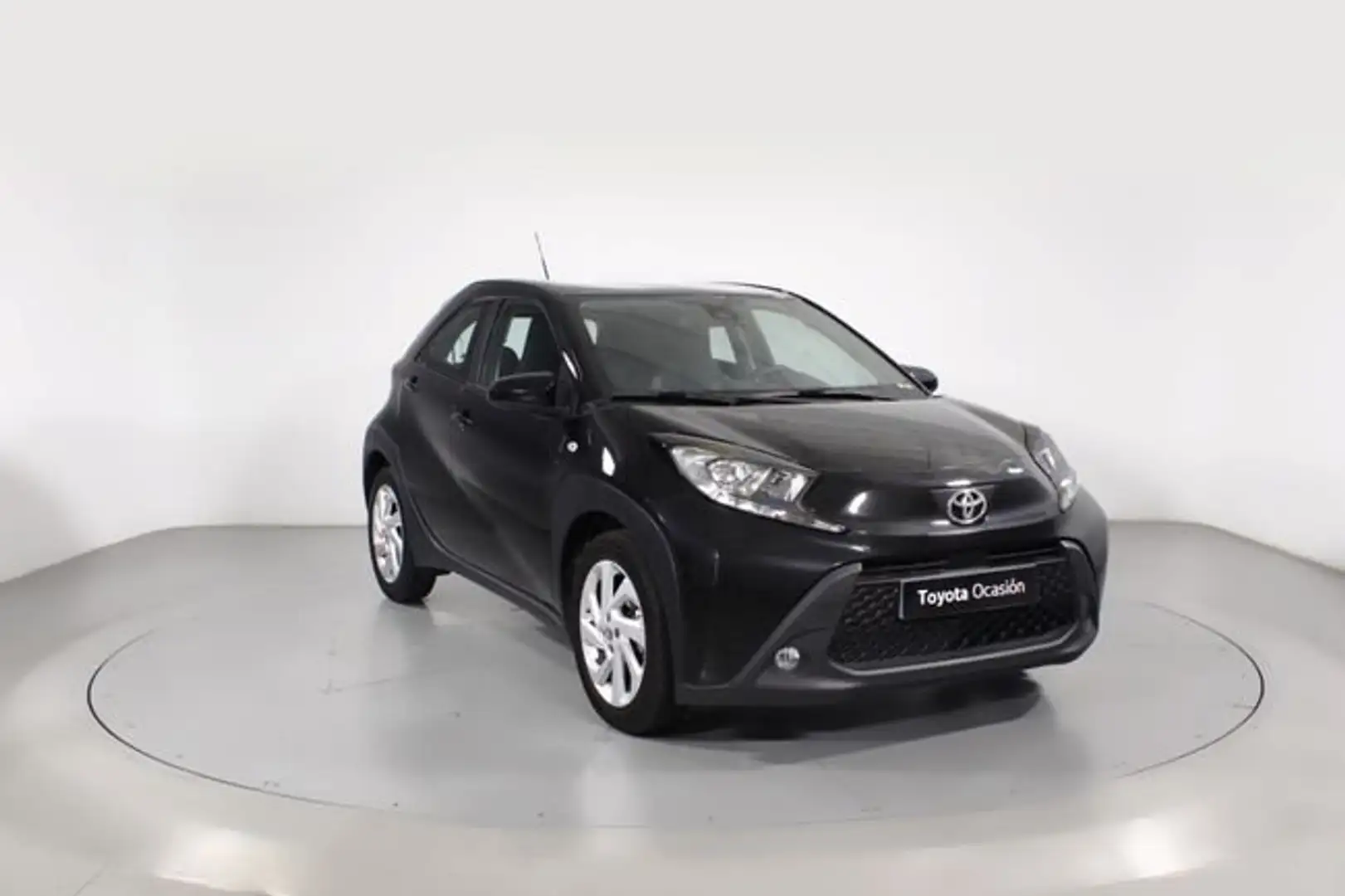 Toyota Aygo X 1.0 VVT-I PLAY 5P Negro - 1