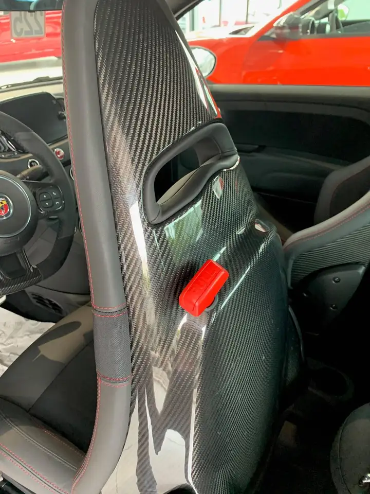 Abarth 695 2024