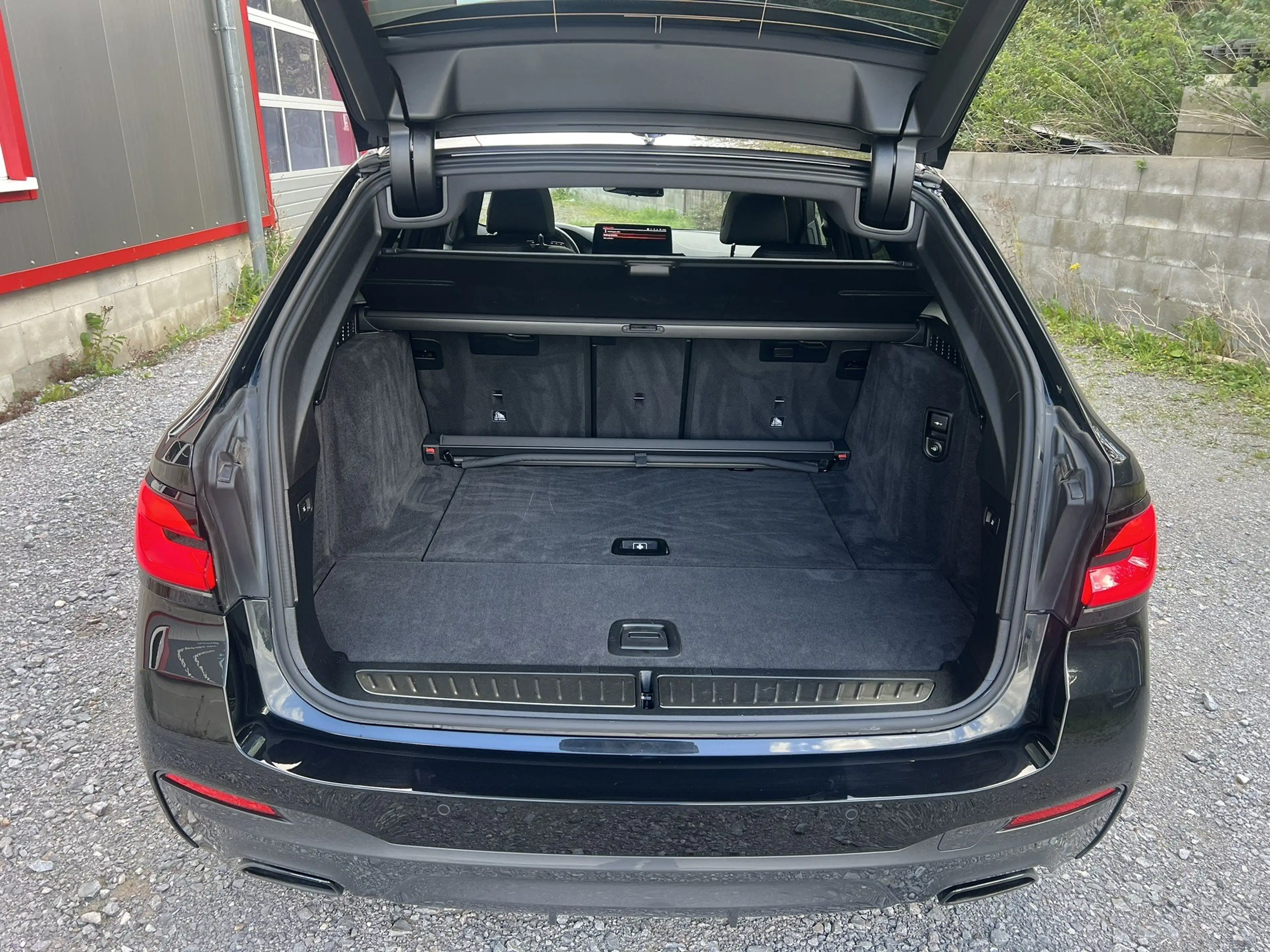 BMW 540 d xDrive Touring M SPORT AHK PANORAMA LASER HEADUP — photo 23