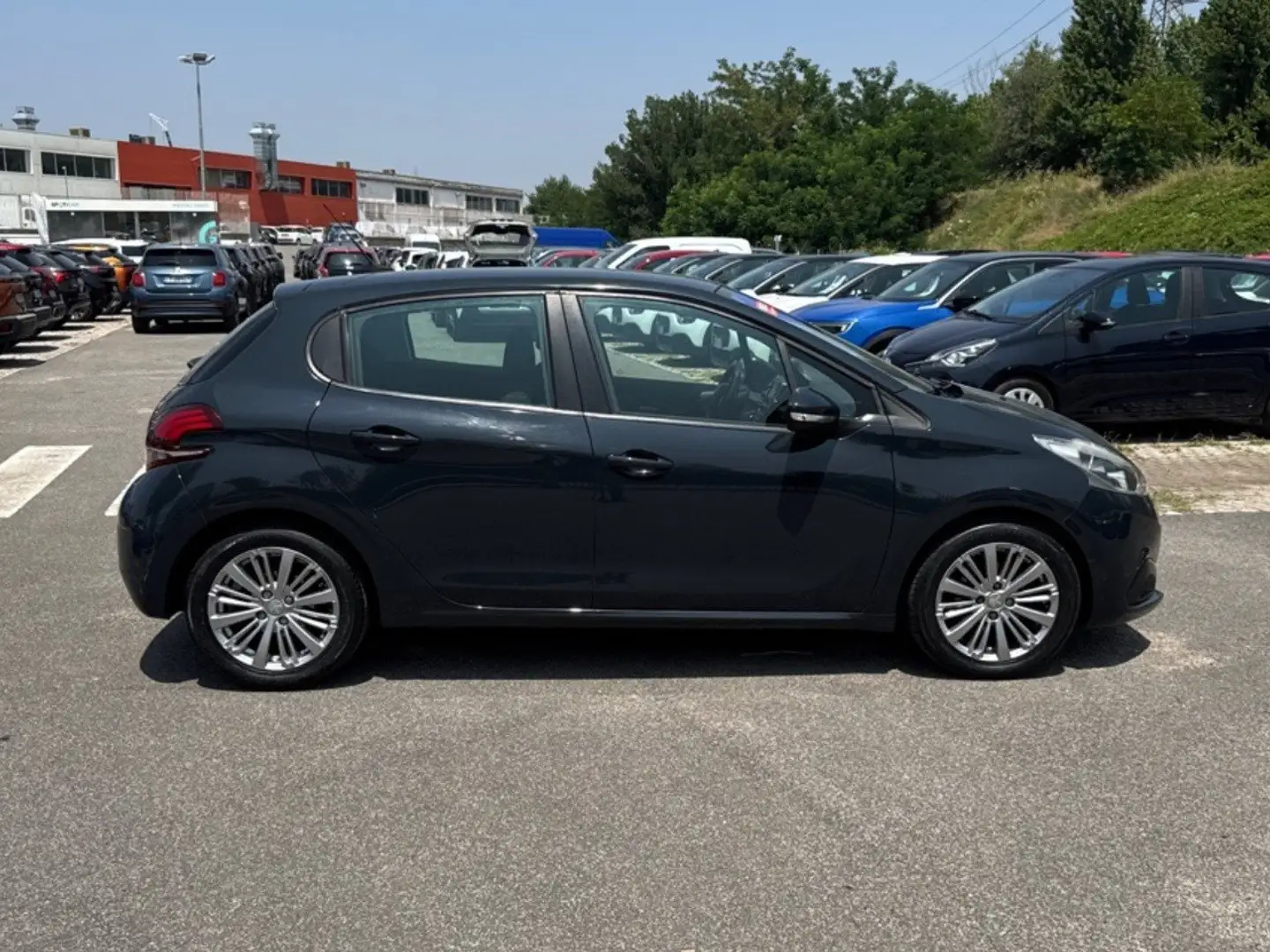 Peugeot 208 Active BlueHDi 100cv S/S Blauw - 2