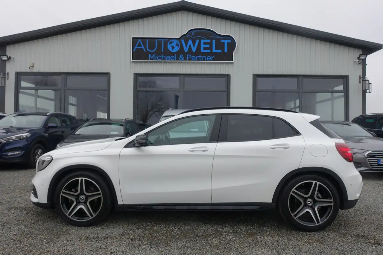 Mercedes-Benz GLA 220