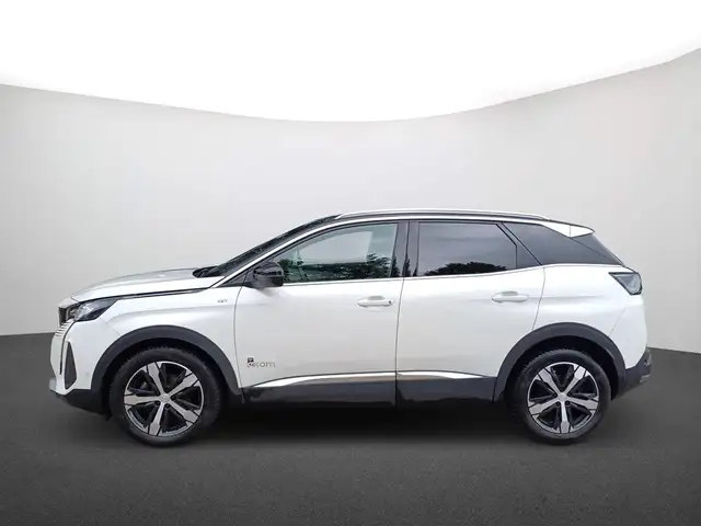 Peugeot 3008 view 4