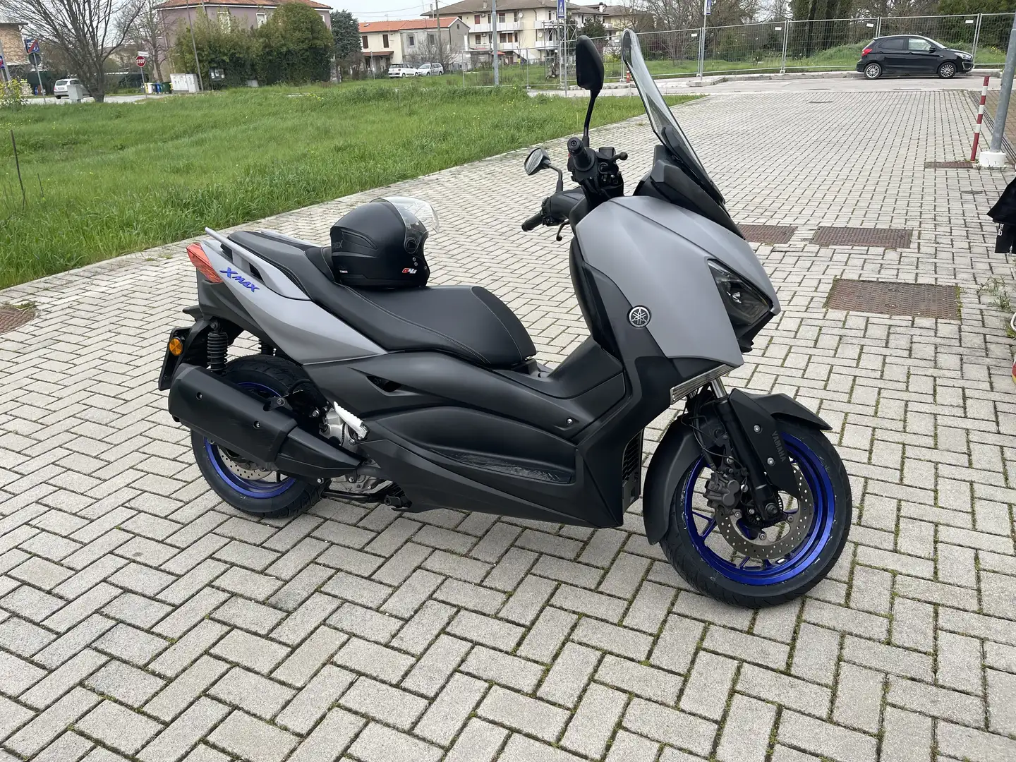 Yamaha X-Max 300 Icon Gray Szary - 1