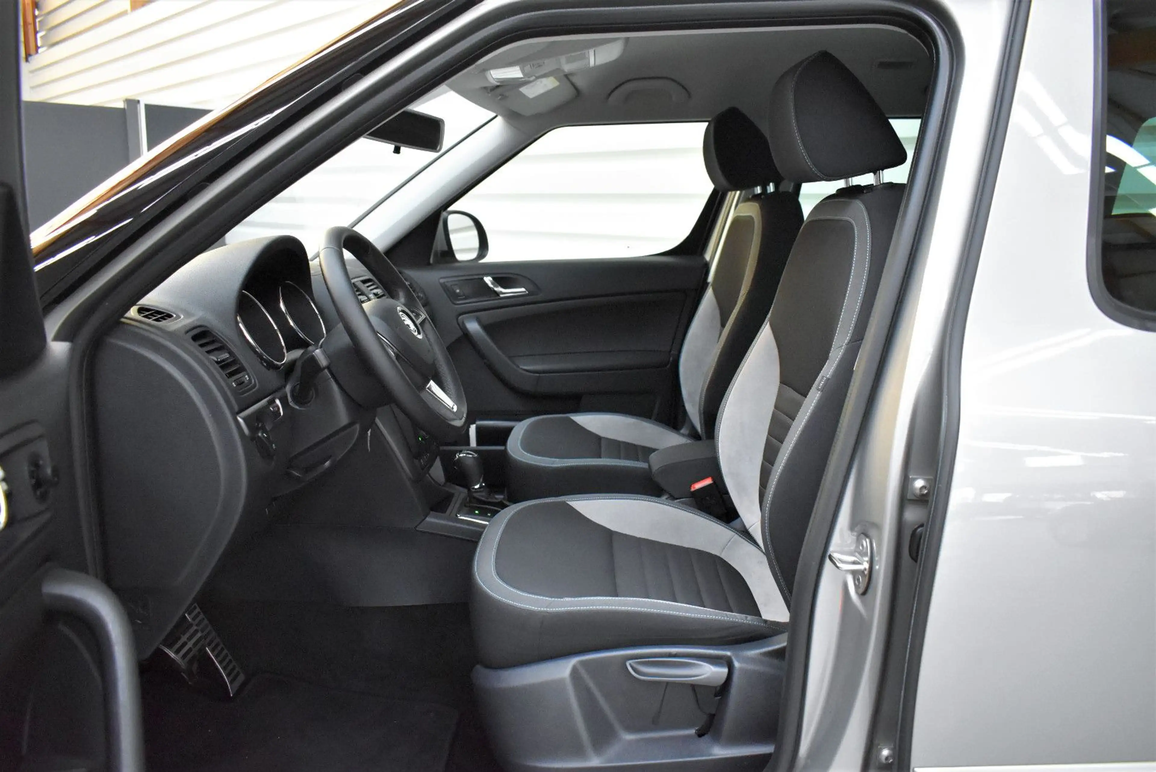 Skoda Yeti Ambition+Automatik+PDC+SHZ+39.800km — photo 9