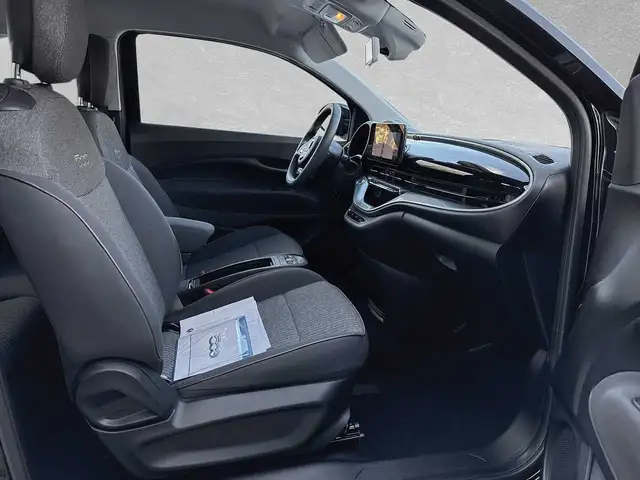 Fiat 500e view 6