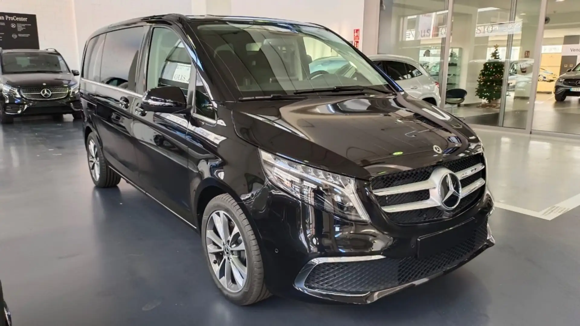 Mercedes-Benz V 220 220d Compacto Avantgarde Negru - 2