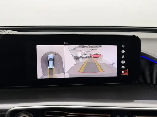 Mercedes-Benz EQC view 8