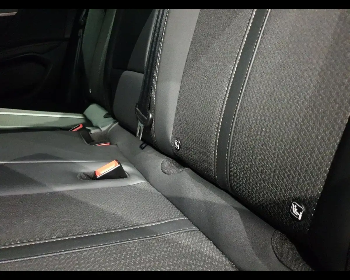 Peugeot 3008 2a serie Hybrid 136 e-DCS 6 GT, миниатюра 26