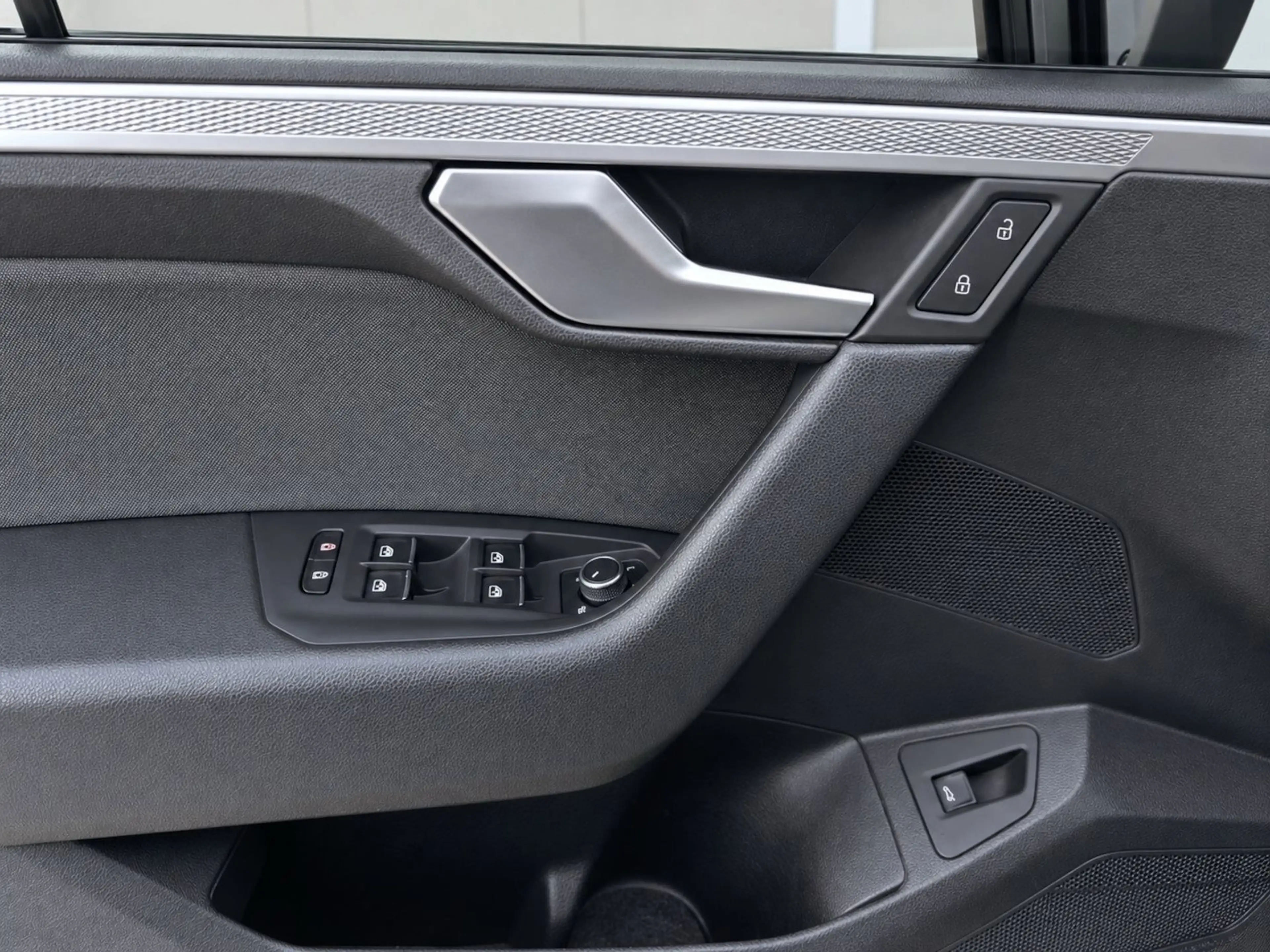 Volkswagen Touareg 4Motion BLACK & WHITE — photo 29