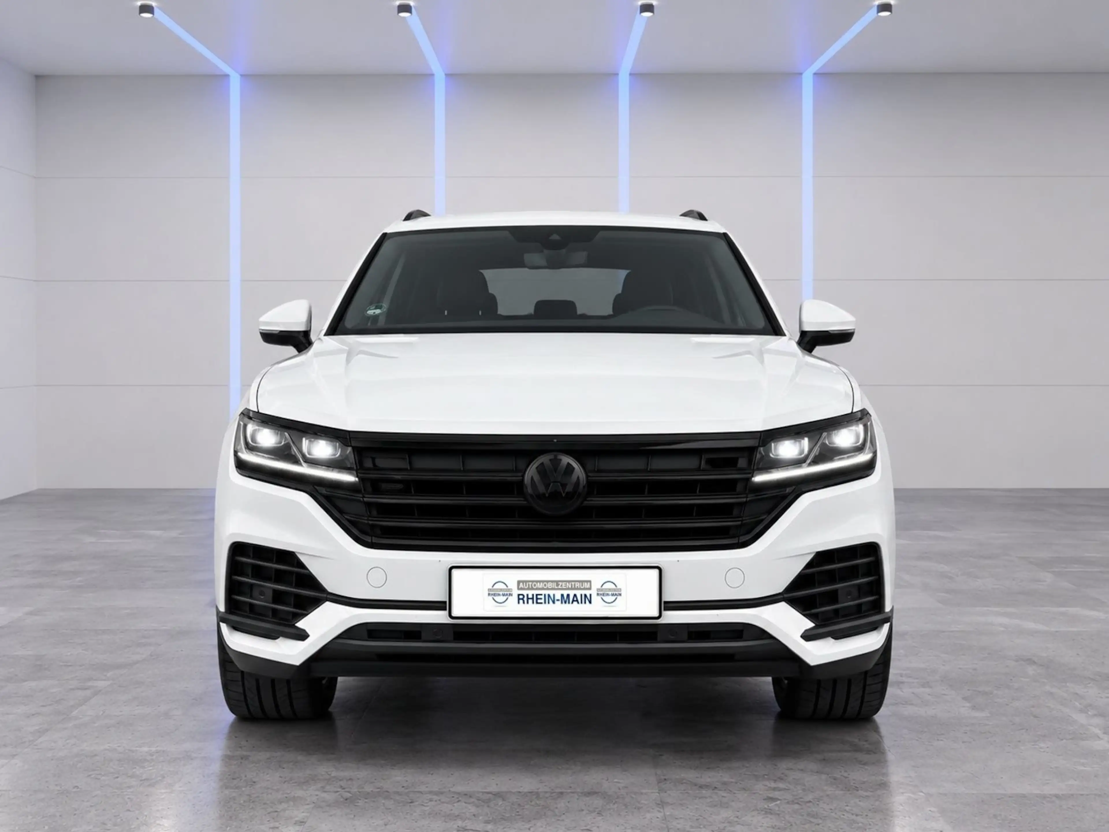 Volkswagen Touareg 4Motion BLACK & WHITE — photo 9
