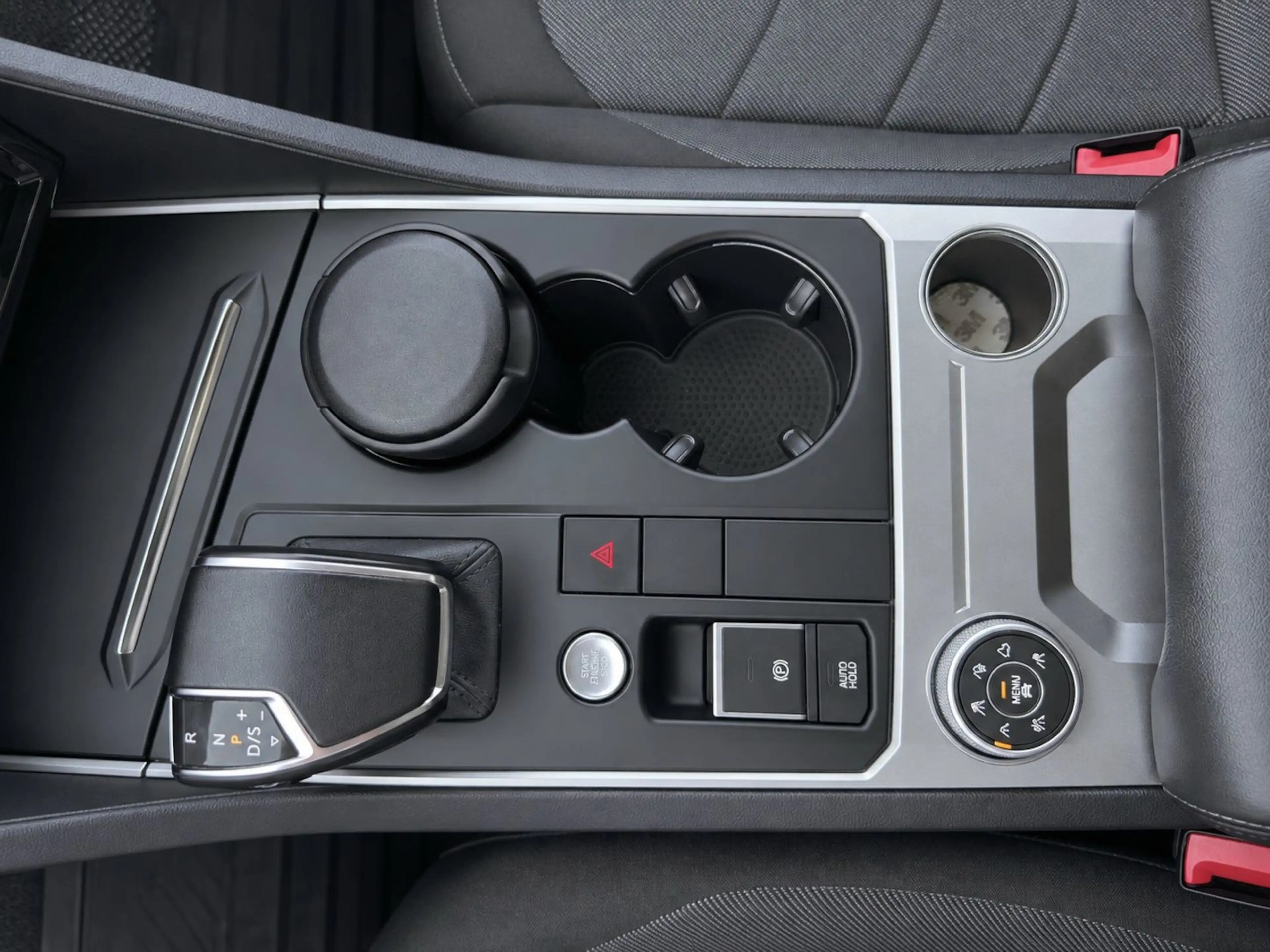 Volkswagen Touareg 4Motion BLACK & WHITE — photo 26