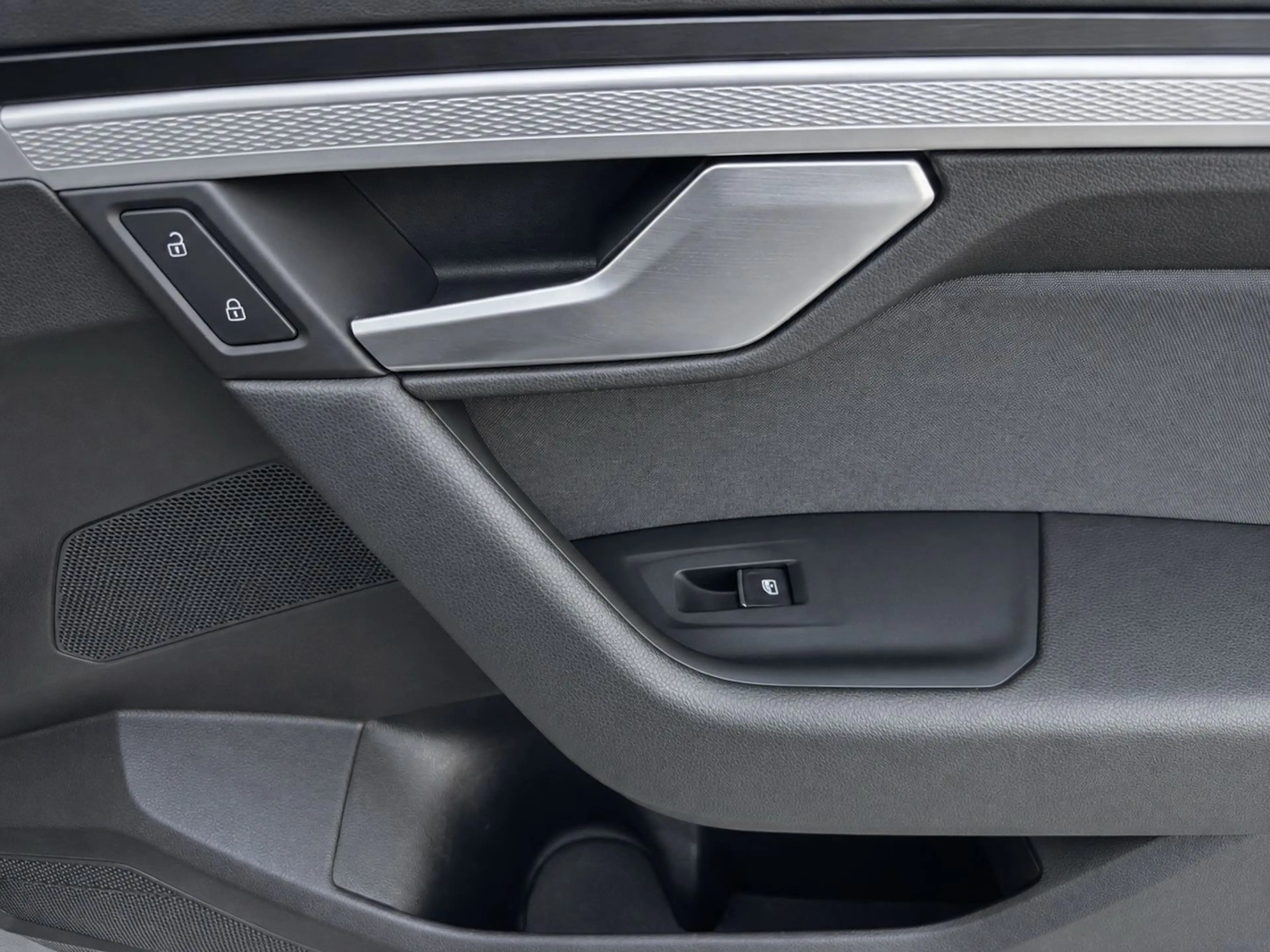 Volkswagen Touareg 4Motion BLACK & WHITE — photo 28