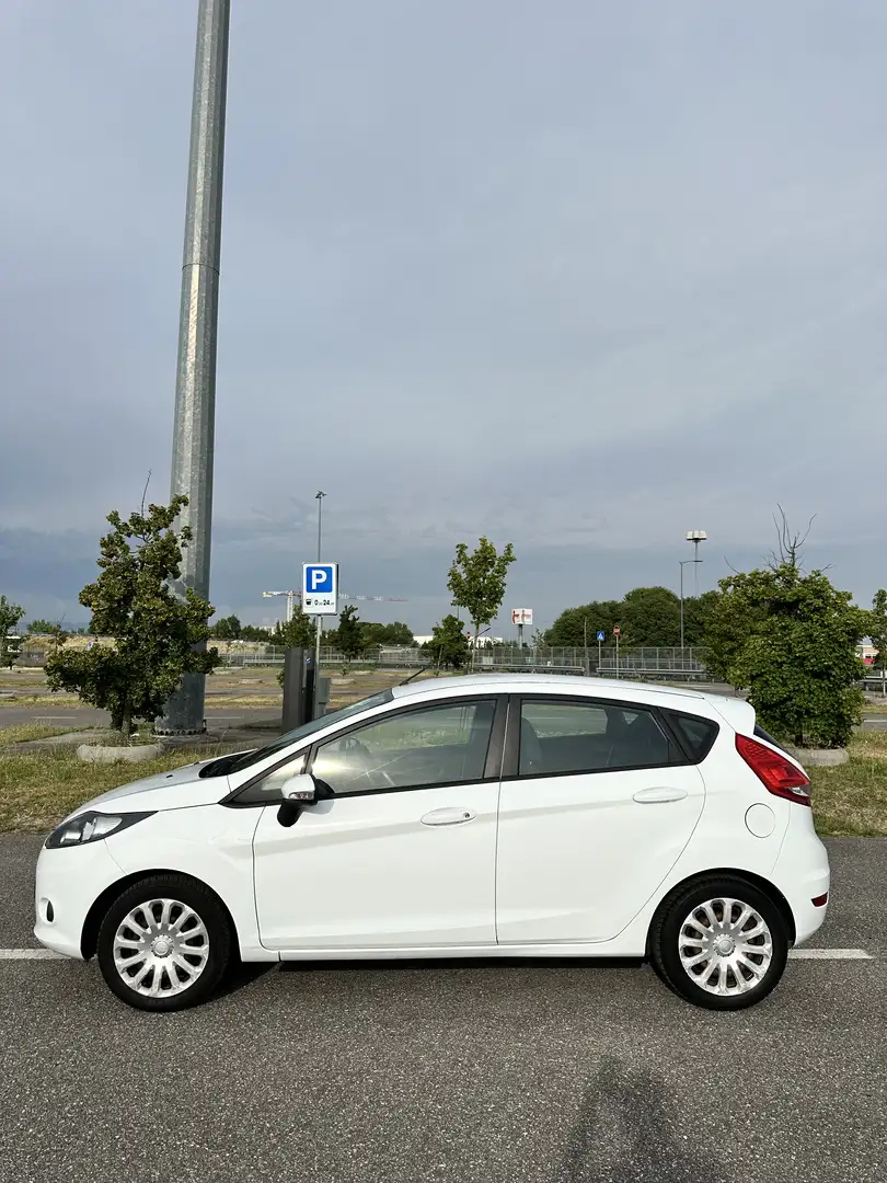 Ford Fiesta 5p 1.2 16v Titanium 82cv - 2