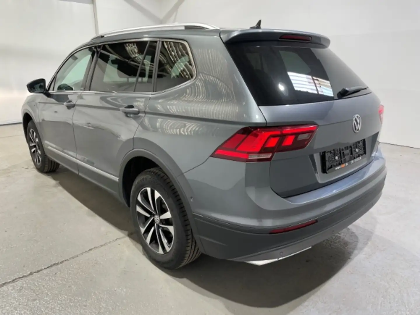 Volkswagen Tiguan Allspace 2.0 TDI 4Motion DSG IQ.DRIVE EU6d-T Grau - 2