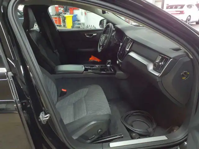 Volvo V60 view 8