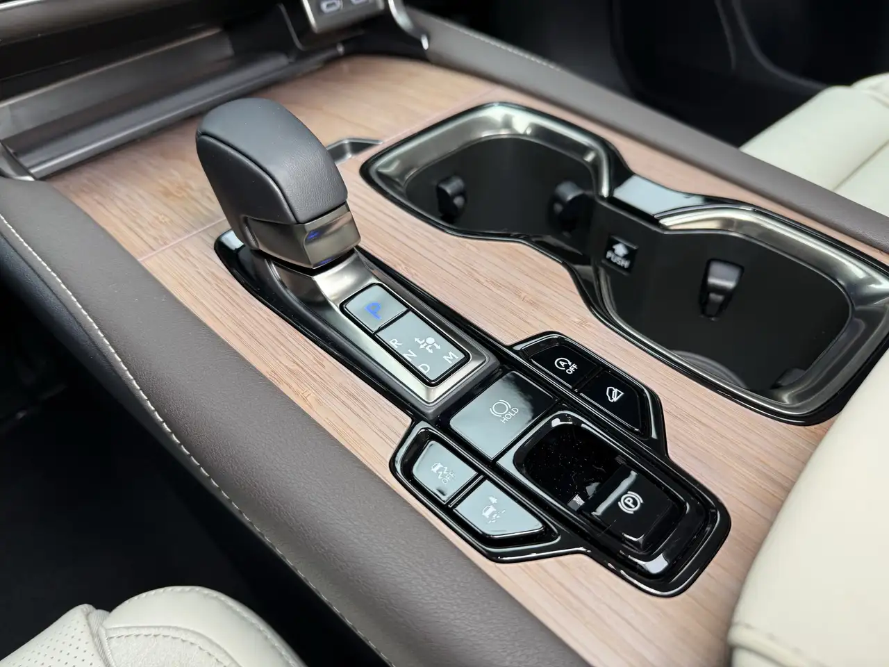 Lexus RX снимка Lexus RX