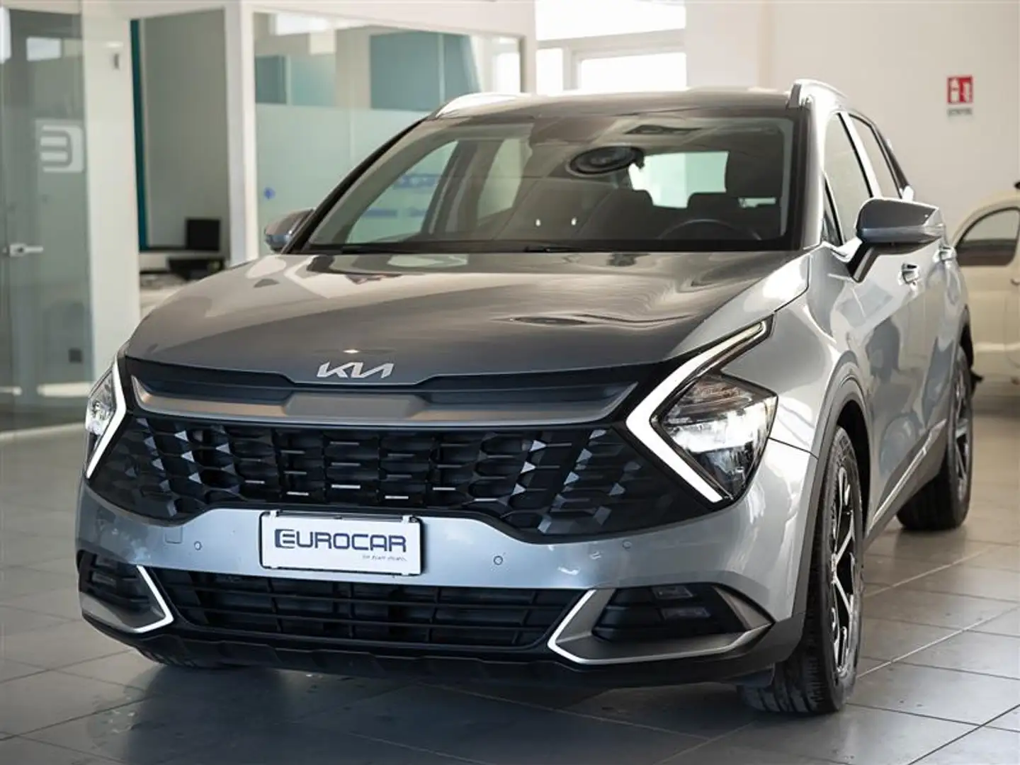 Kia Sportage Style 1.6 135Cv 36 mesi garanzia Gris - 1