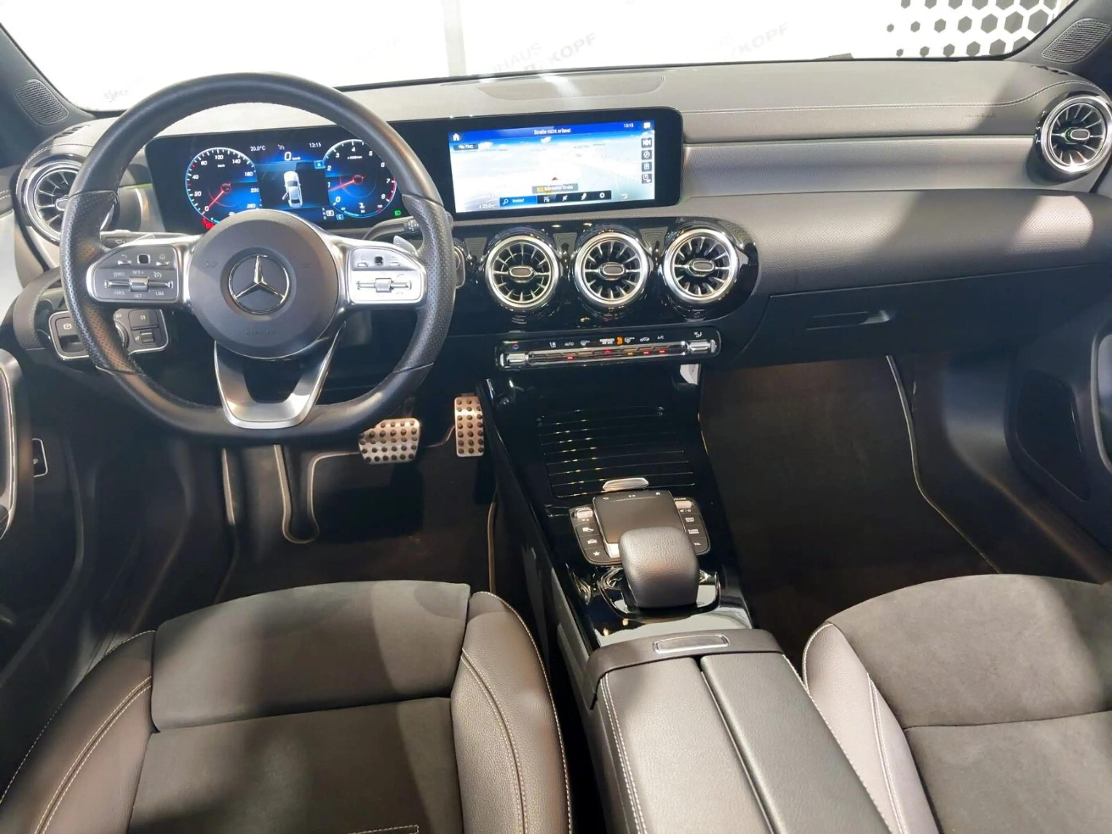 Mercedes-Benz A 250 Sitzheizung+Temopmat+Navi+Rückfahrkamera — photo 8