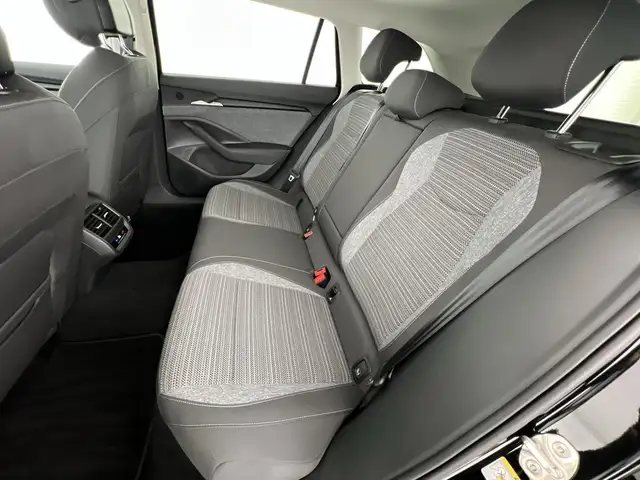 Skoda Superb view 9