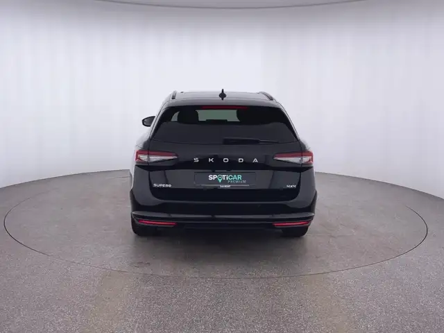 Skoda Superb view 5