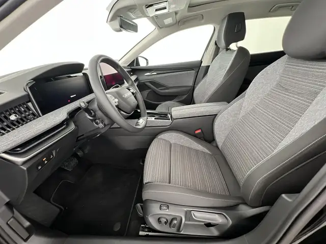 Skoda Superb view 8