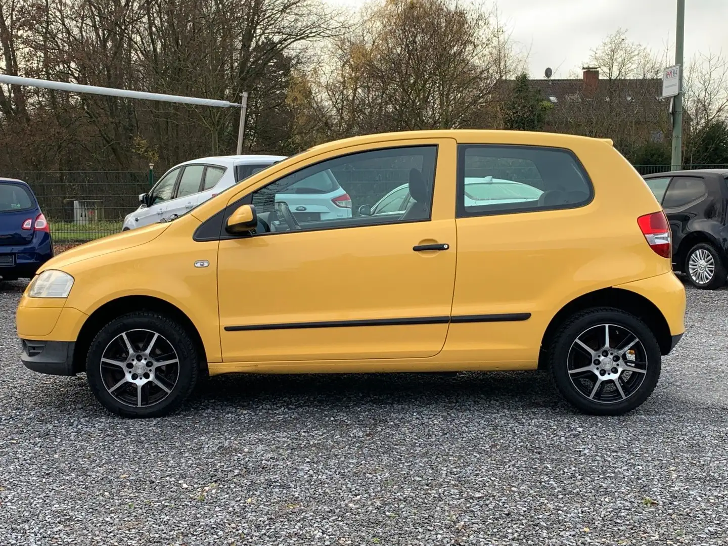 Volkswagen Fox Basis*TÜV:06.2027*SHZ*Klima*Elektr. Fenster Gelb - 2