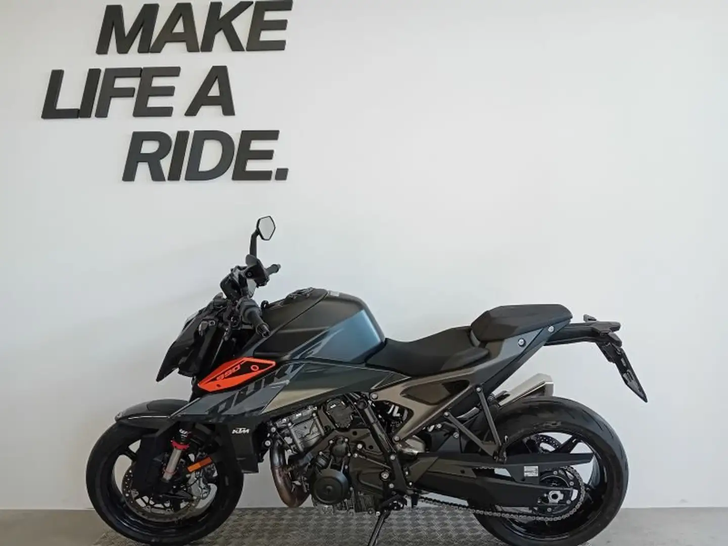 KTM 990 DUKE Nero - 2