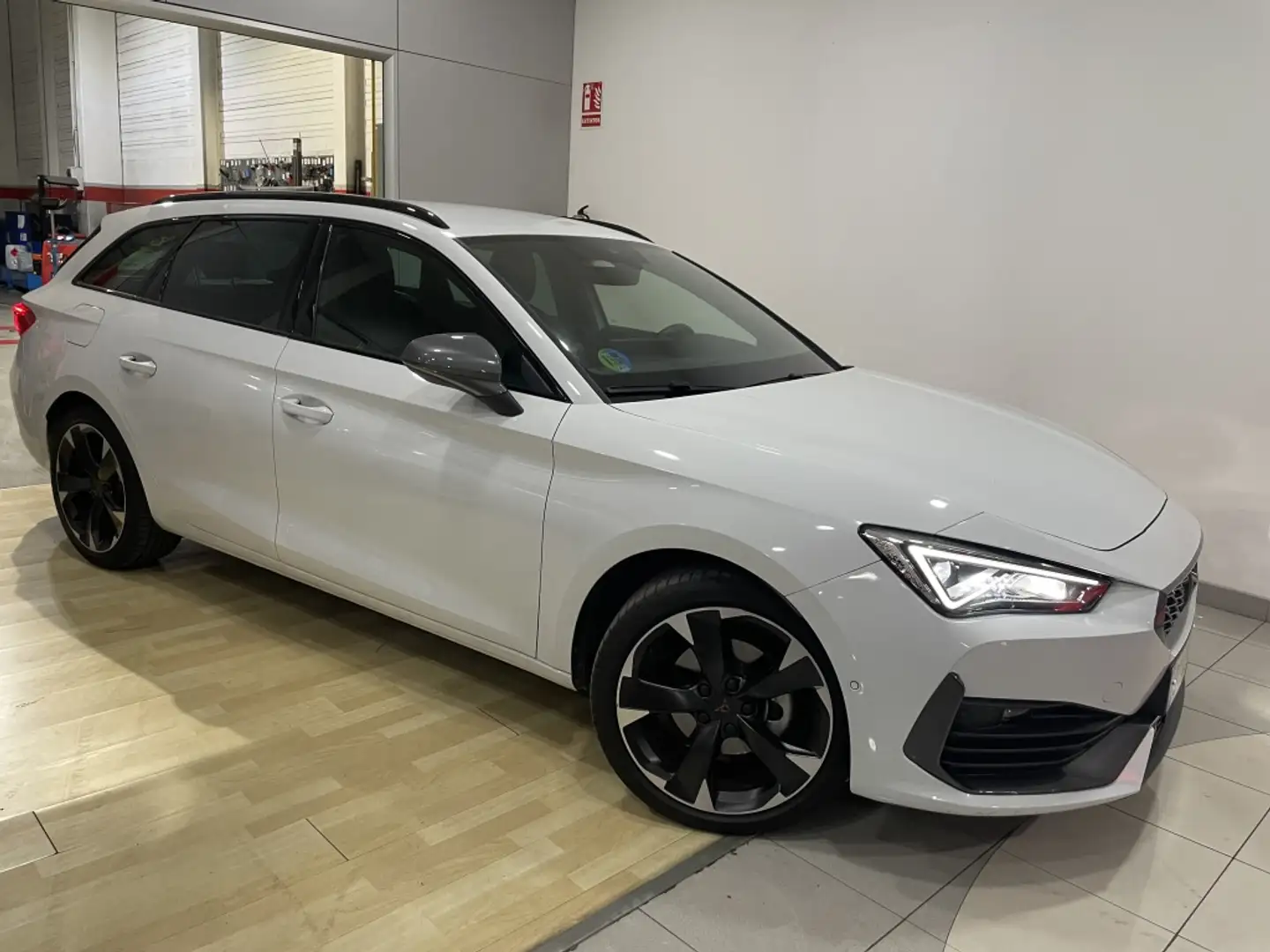 CUPRA Leon Sportstourer 1.5 ETSI DSG 110KW Blanco - 1